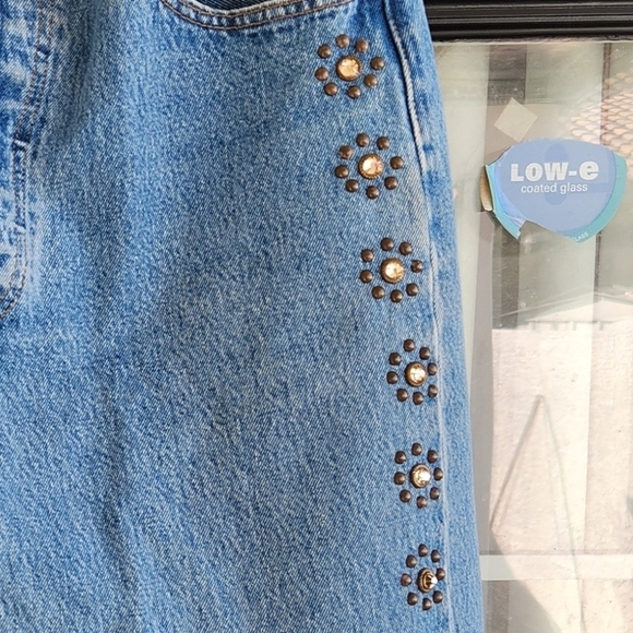 Cool vintage redone Levi's skirt by Streets‎ Ahead - Picture 4 of 8